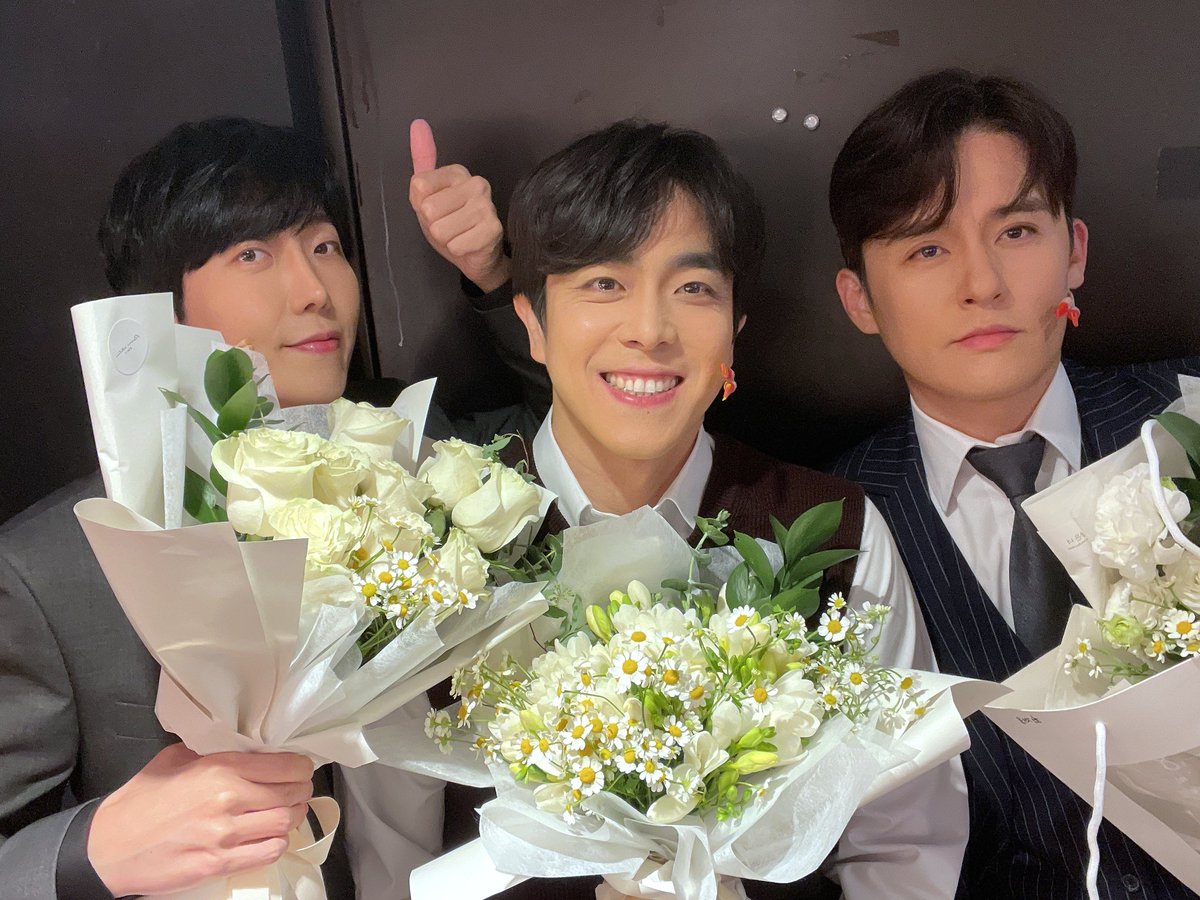 MaybeKJB tweet media