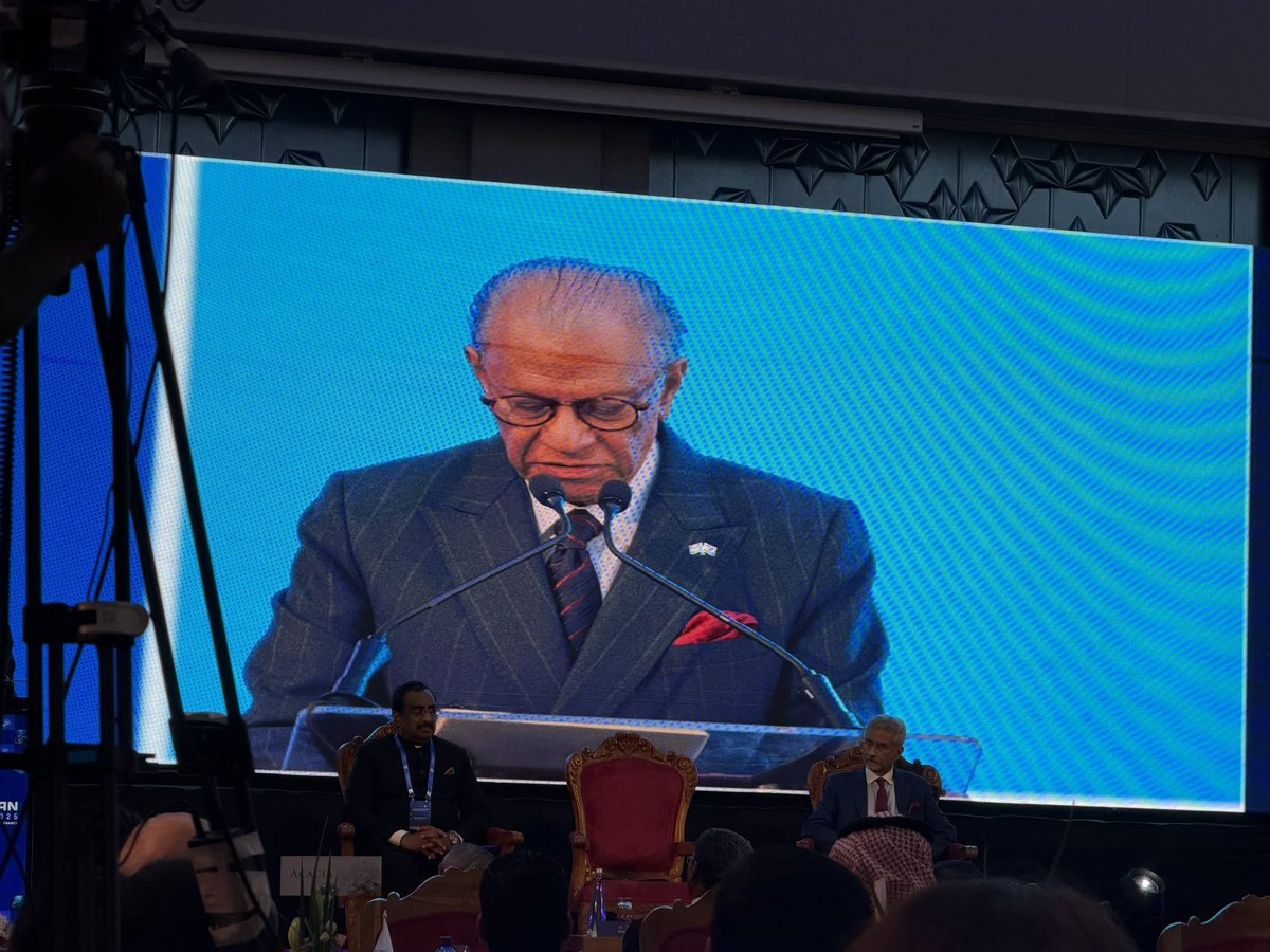 siddarthpaim's tweet image. Great talk by Navin Ramgoolam  @Ramgoolam_Dr 
thoughtful, grounded, and sharply focused on regional cooperation and long-term stability in the Indian Ocean. 🇲🇺🌊

#IOC2026 #IndianOcean #Mauritius