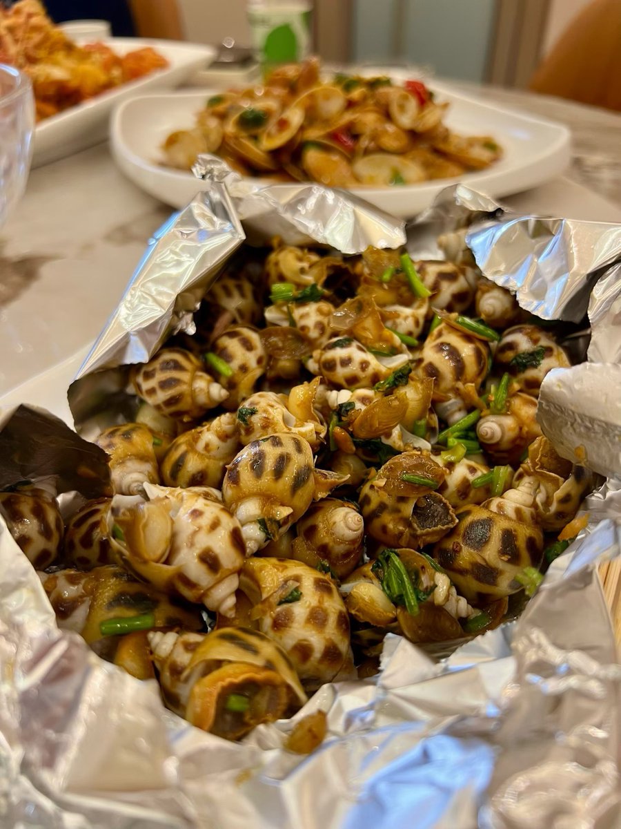 Nicholas Y tweet media