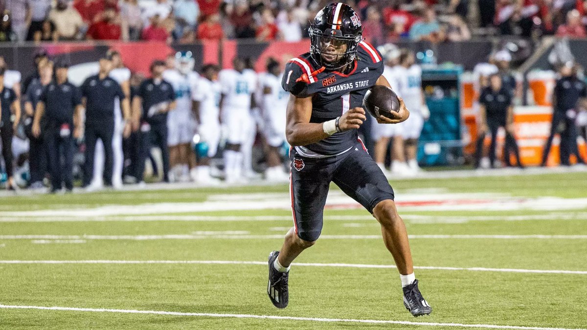 NCAAFNation247's tweet image. ● QB Spotlight ●

Jaylen Raynor

Arkansas State ➡️ Iowa State

• Raynor is a Dual Threat who has been on my #CFF team the last two seasons and has produced. I believe he's ready to take that next step in the #Big12 and should be a solid option in 2026 for the Cyclones. In his