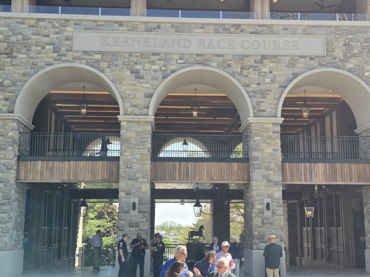 Zipseatthetrack's tweet photo. Beauty may be in the eye of the Beholder but everyone agrees Keeneland is a magical place ❤️ https://t.co/c6IUqAE0En