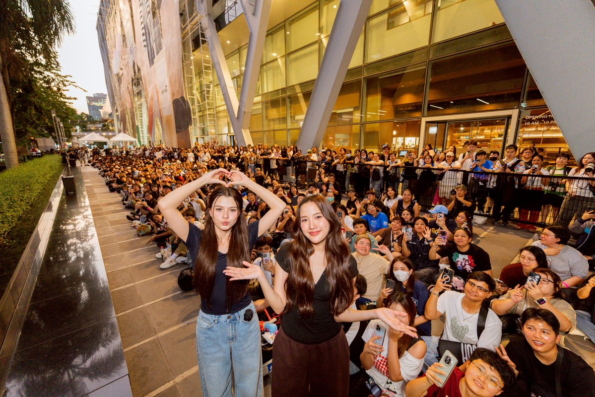 Love youuuuu 💖

FB SONGKRAN WITH CTW

#CTWSongkran26xFreenBecky
#CTWSongkran2026 
#centralwOrld #CentralPattana 
#SongkranAtCentral