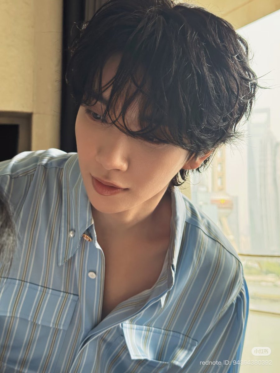 BAYANGIN LAGI.. BAYANGIN YAA..

lu menikah sama joshua, terus ngeliat lu yang tiap hari makeupan, dia jadi kepo mau nyoba makeupin lu.. “aku mau nyoba makeupin kamu boleh? kayaknya seru deh sayang” DENGAN TATAPAN BEGINI??? udah bayangin aja🧌👋🏻

DAHLAH☺️👋🏻‼️