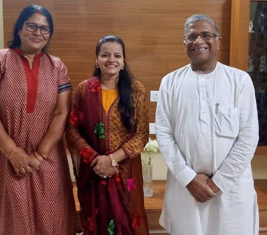 आज दिन चढ़ते यह खबर मिली कि आदरणीय <a href="/harivansh1956/">Harivansh</a>  सर को महामहिम राष्ट्रपति महोदया ने राज्यसभा के लिए नामीत किया है. सुनकर मन प्रसन्न और आनंदित हो गया. शीर्षस्थ पत्रकार, लेखक और अब वर्षों से राज्यसभा के उपसभापति के रूप में पहचान के साथ ही विनम्रता-सरलता उनके जीवन का सहज हिस्सा