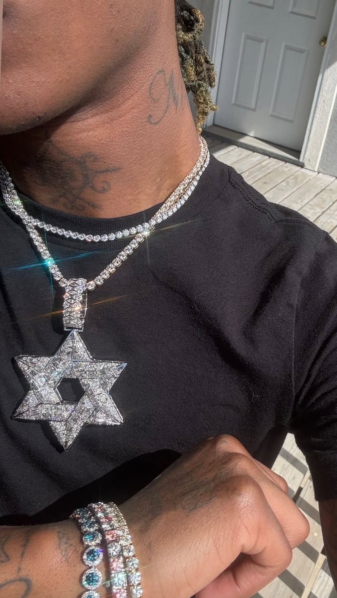 B4NINEVICIOUS's tweet image. Nine Vicious’s New Chain