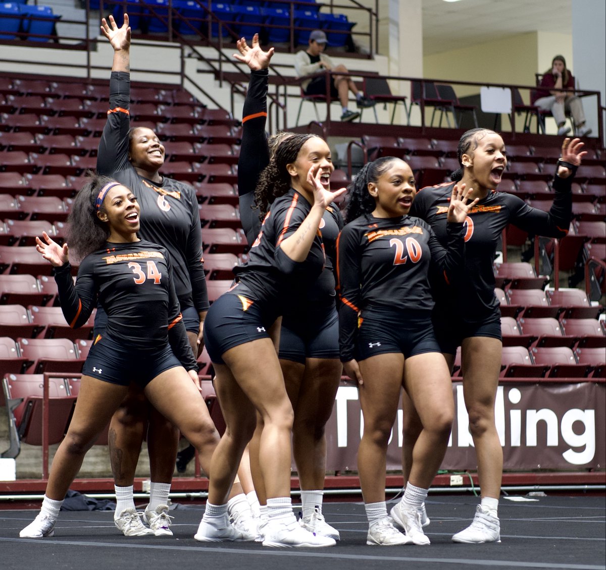 MorganStBears's tweet image. 🐻🤸🏽‍♂️ BACK-TO-BACK BEAR BATTLE CHAMPS! 🏆

Morgan State claims its✌️straight Battle of the Bears title and keeps the crown in #Baltimore!

▶️ shorturl.at/VIhiL
📸 shorturl.at/mkTHm

@theNCATA | @UnderArmour 
#GoBears🔷🔶