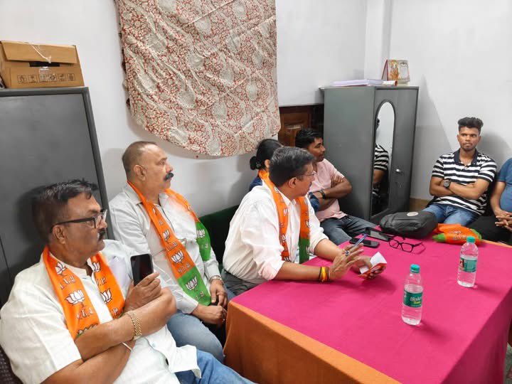 RatneshKBJP's tweet image. भाजपा सिलीगुड़ी मण्डल 2 के अंतर्गत शक्ति केंद्र संख्या 8 &amp;amp; 9 के साथ माननीय प्रधानमंत्री श्री Narendra Modi जी के 12 अप्रैल को सिलीगुड़ी आगमन हेतु बैठक किया.
#Siliguri #Siligudi #shankarghosh #BJP 
#patnasahib #ratneshkushwaha #पटनासाहिब #Ratnesh #patnacity #रत्नेश