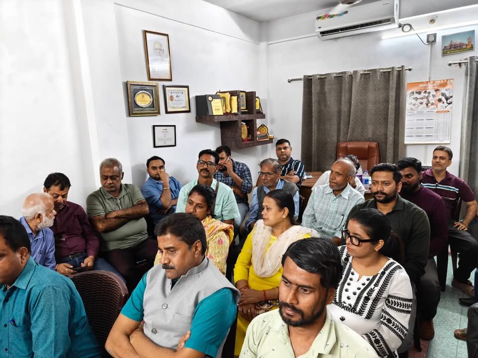 RatneshKBJP's tweet image. भाजपा सिलीगुड़ी मण्डल 2 के अंतर्गत शक्ति केंद्र संख्या 8 &amp;amp; 9 के साथ माननीय प्रधानमंत्री श्री Narendra Modi जी के 12 अप्रैल को सिलीगुड़ी आगमन हेतु बैठक किया.
#Siliguri #Siligudi #shankarghosh #BJP 
#patnasahib #ratneshkushwaha #पटनासाहिब #Ratnesh #patnacity #रत्नेश