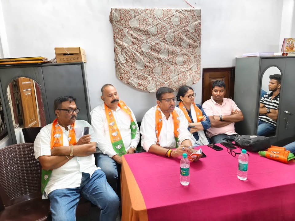 RatneshKBJP's tweet image. भाजपा सिलीगुड़ी मण्डल 2 के अंतर्गत शक्ति केंद्र संख्या 8 &amp;amp; 9 के साथ माननीय प्रधानमंत्री श्री Narendra Modi जी के 12 अप्रैल को सिलीगुड़ी आगमन हेतु बैठक किया.
#Siliguri #Siligudi #shankarghosh #BJP 
#patnasahib #ratneshkushwaha #पटनासाहिब #Ratnesh #patnacity #रत्नेश