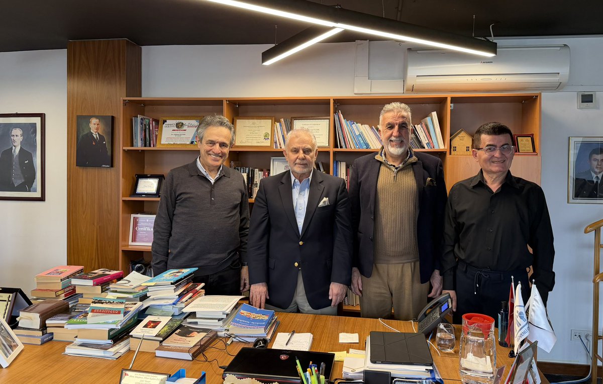 OsmanOzturk28's tweet photo. E Albay ve Yazar İkrami Özturan, Boğaziçi Üniversitesi Vakfı K. Sanat Yönetmeni bestekar Mahmut Abra ve E Kaymakam ve Yazar Mesut Şenol beye ziyaretleri için çok teşekkür ederim…@MrMunificent https://t.co/qQq9QXPdHq