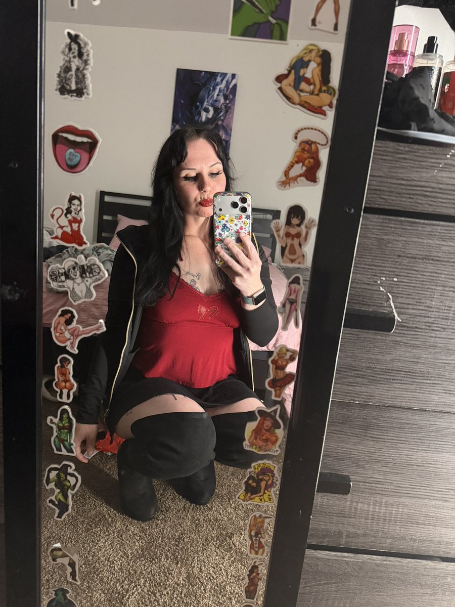 Lily Mae 🌙🖤 tweet media