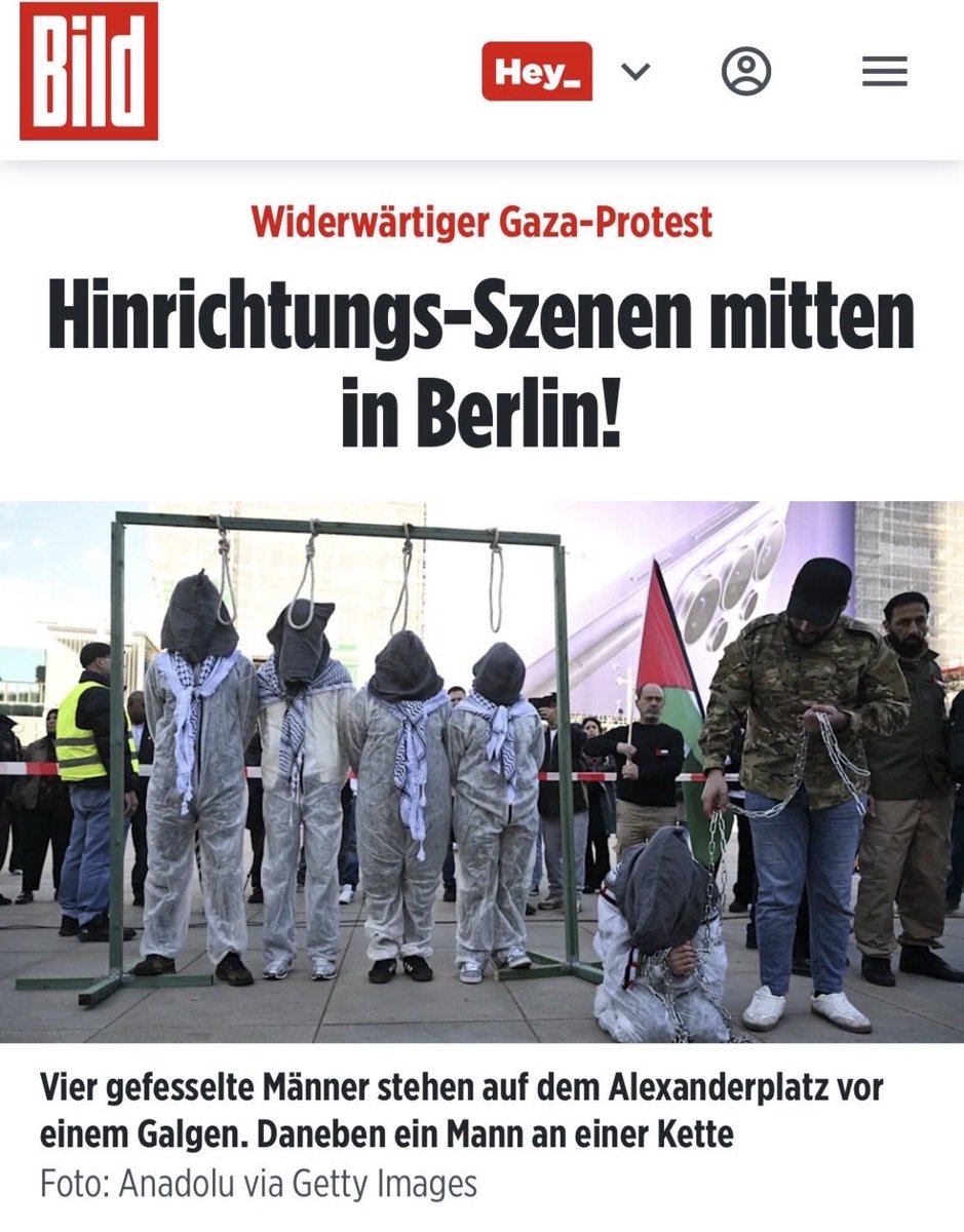 Es gibt Bilder, die mehr als Provokation sind, eher ein Symptom.

Wenn auf dem Alexanderplatz Szenen inszeniert werden, die an öffentliche Hinrichtungen erinnern, mit gefesselten, verhüllten Menschen, mit Symbolen der Erniedrigung und des Todes, dann geht es nicht mehr um
