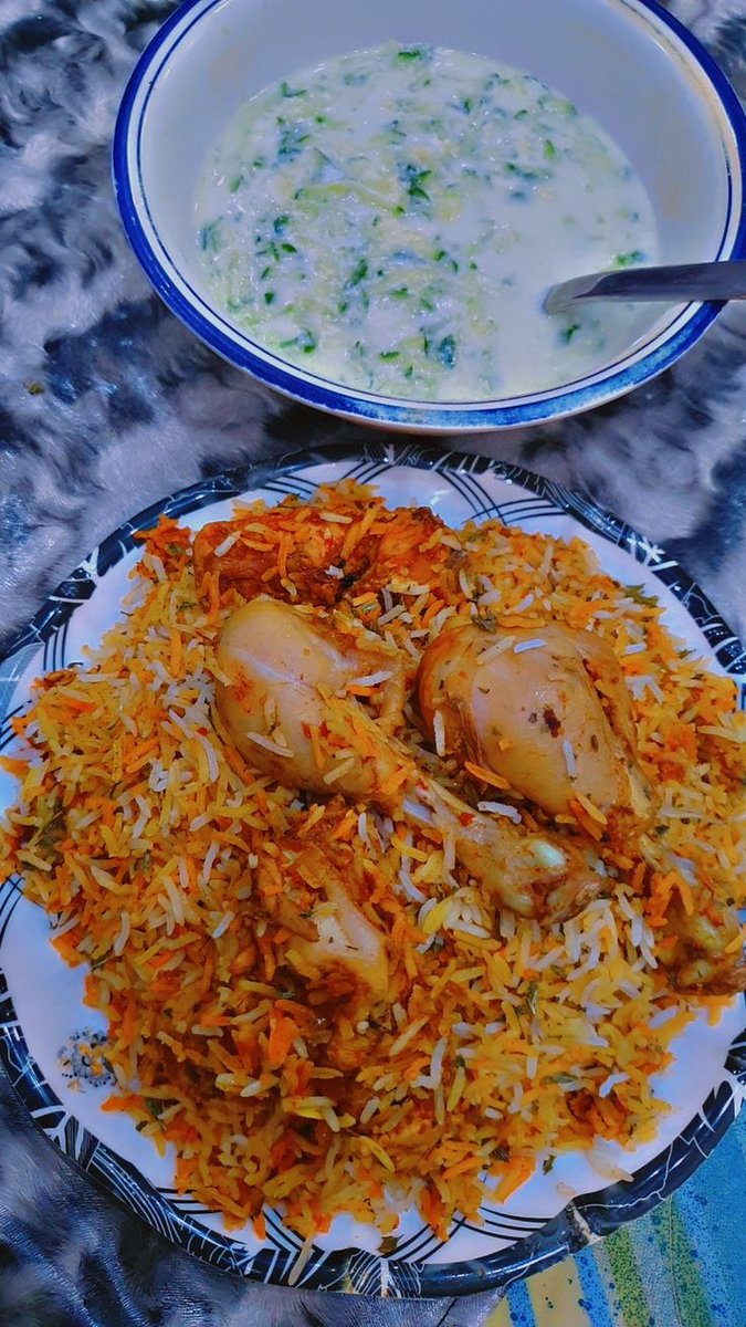 Foodie_Haya's tweet photo. Today's birthday party started with chicken biryani and ended with lassi. 

Biryani and lassi from me to those who wished me on my birthday. 😋😋 https://t.co/khb7xTcAxU