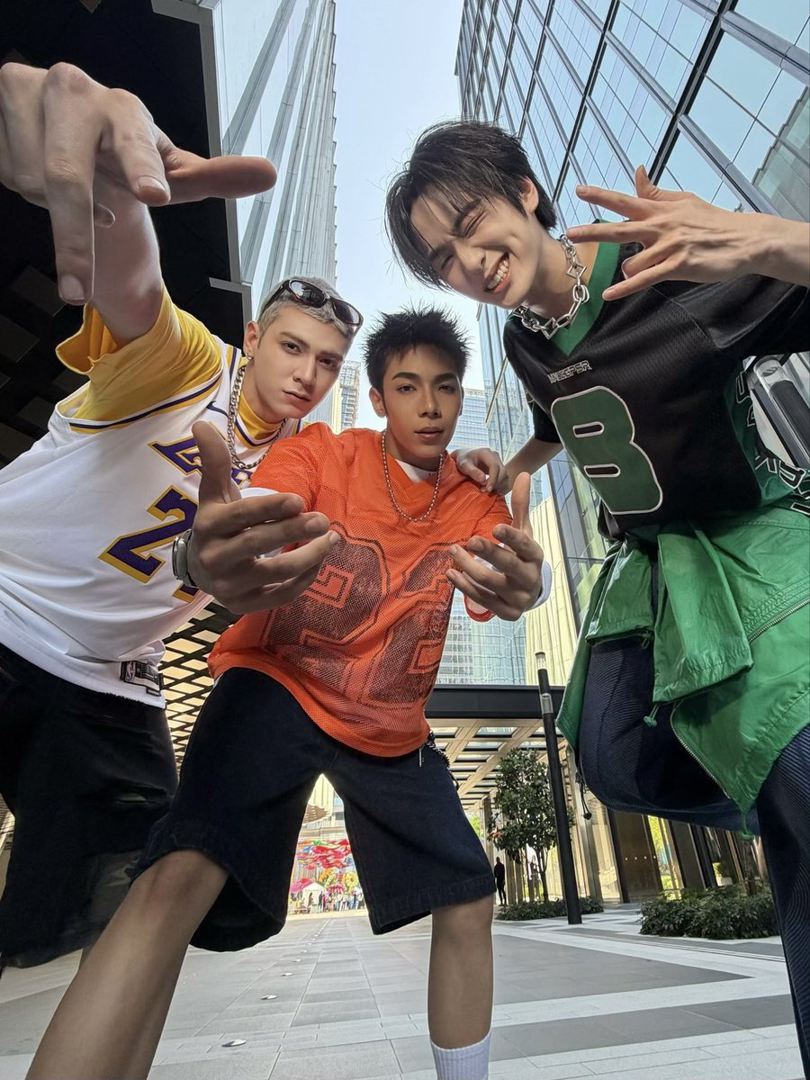 ATLASofficialTH's tweet image. [ Photoset ] ATLAS at One Bangkok Sunsational Songkran Festival 2026 

🗓️ 10.04.2026
📍One Bangkok Park

#SunsationalSongkranFestivalxATLAS
#OneBangkokSummerOneder2026 #SunsationalSongkranFestival
#OneBangkok
#ATLASth #ATLAS_th
#XOXOentertainment