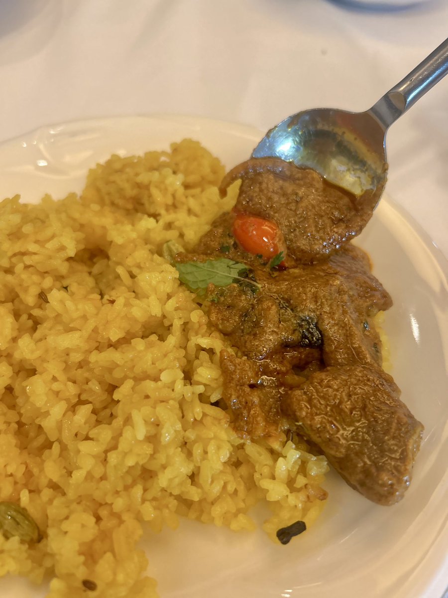 kodo_jo's tweet image. #孤独のグルメ11 #ep2
#インディアンレストラン西麻布byKENBOKKE

『マトン・マサラ(2560円)』はやわらかすぎて歯が要らなくて高級コンビーフのよう🍛

食べ進むと20種以上の印度スパイスがあなたを知らない宇宙に連れてってくれます🌌