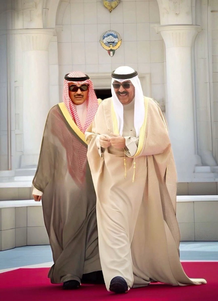 only__MN's tweet photo. لجل طاهر ترابك يالكويت نجود
بكل العمر.. يا موتي وميلادي

تباهي في ذرى شيخك عساك بزود
لا زلت بالقمم .. واقدامك جدادي

باسم مشعل عسى تسلم يمين العود
ما يطمع في ثرانا كل متمادي

عسى دايم هبوبك يا وطنّا نود
يعطرك الشذا ويزفك الكادي https://t.co/ZE5rrVrBJx