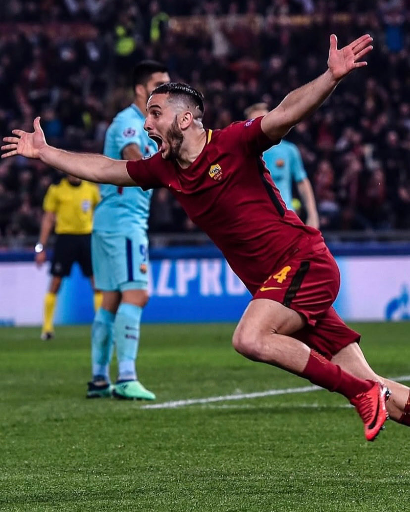 StileGR's tweet photo. 8 anni fa💛❤️ https://t.co/2gP7OSEt4b
