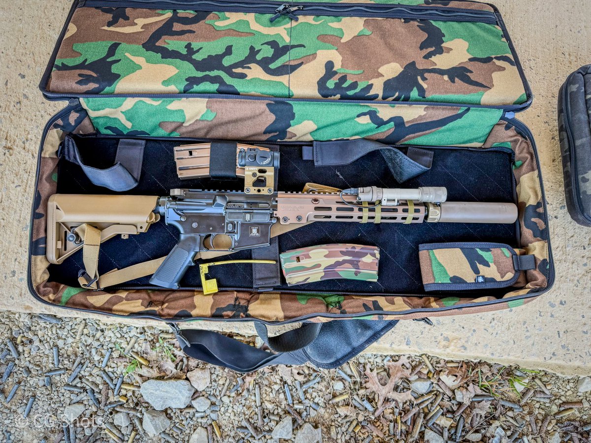 christian_grest's tweet image. Now you know this is gonna be one heck of a good time! 2 of my @geissele rifles… @brownellsinc exclusive SD and my 11.5” URGI build. Both hanging tough in @lynxdefense rifle bags. #goodtimes #geissele #lynxdefense #brownells #brand_hashtag