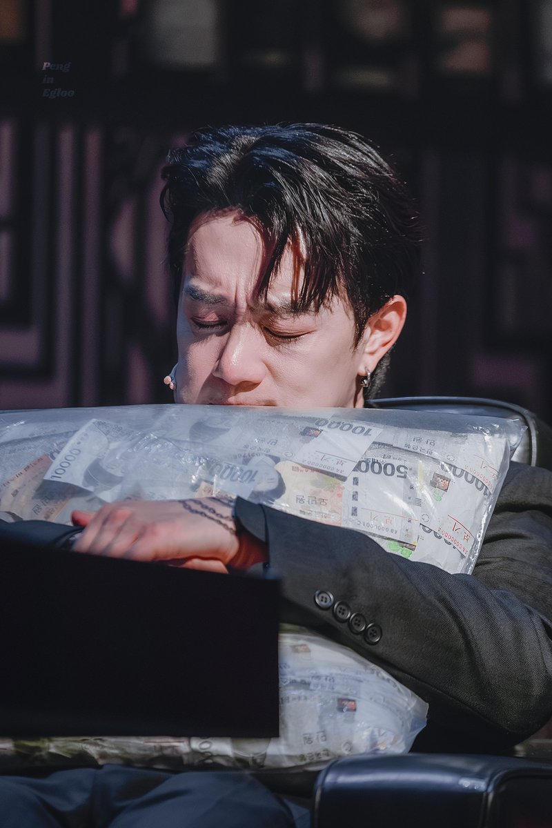 ❄️𝑷𝑬𝑵𝑮 𝑰𝑵 𝑬𝑮𝑳𝑶𝑶 tweet media