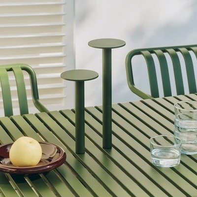 core77's tweet image. Here's what we looked at this week:

Hay's minimalist Host Portable Lamp. 

Elegant trestles enabled by welded steel tubes, by RCKA Architects and design/build firm Tim… core77.com/posts/143627/C… #IndustrialDesign #Minimalism #FurnitureDesign #ProductDesign #Architecture