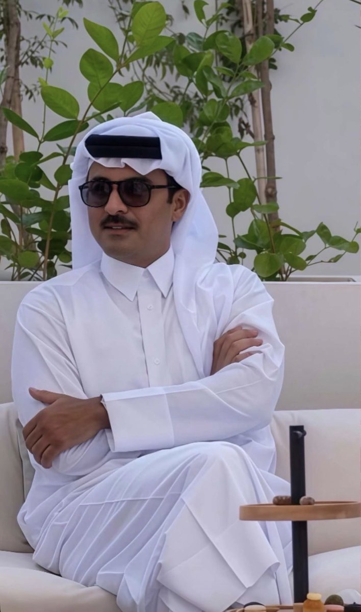  دبلوماسي قطري قديم tweet media