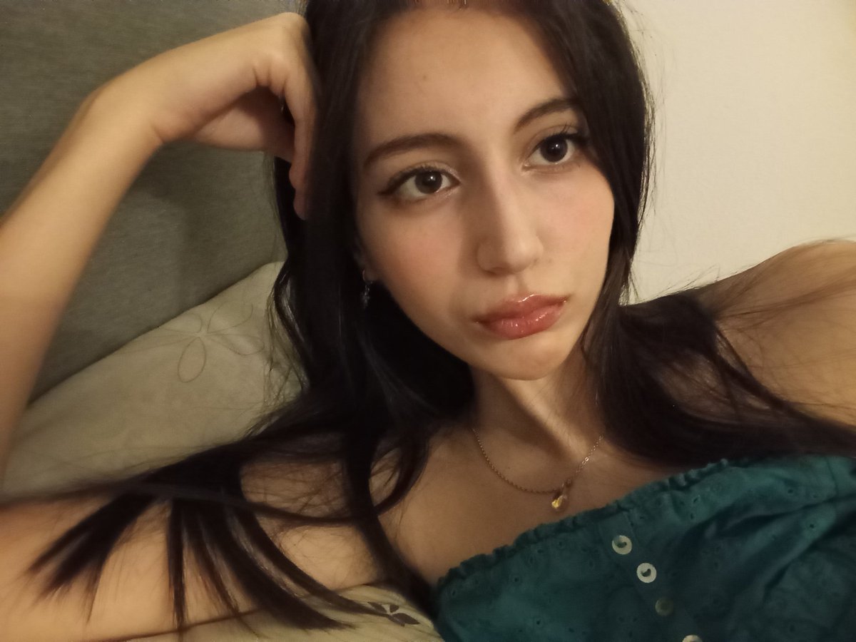 suzy #EVAN tweet media