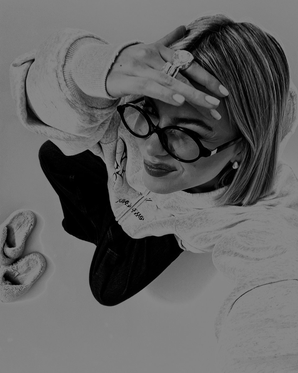 ᅟ 𝐚𝐧𝐧𝐞𝐥𝐢𝐬𝐞. tweet media