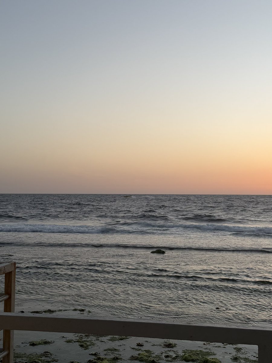 إيـث tweet media