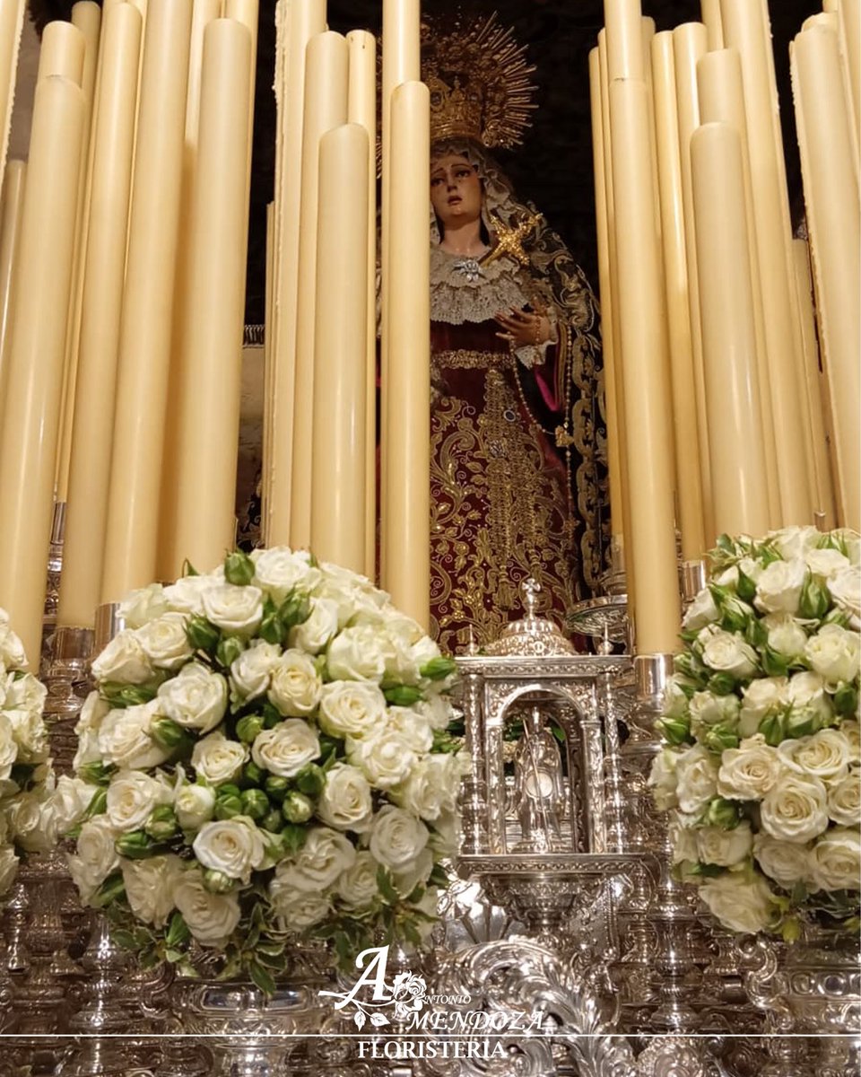 FloristaMendoza's tweet image. Lo Titulares de la @H_Expiracion en sus pasos exornados para el #ViernesSanto en #Cordoba.