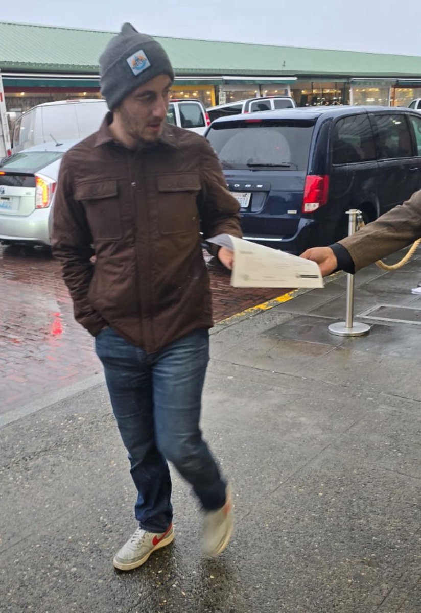 USA: BNM Global Campaign Continues

The Baloch National Movement (BNM) continues its global campaign to raise awareness about Pakistan’s alleged human rights violations and anti-Baloch policies in Balochistan.

Today, BNM’s US chapter distributed leaflets in public spaces to