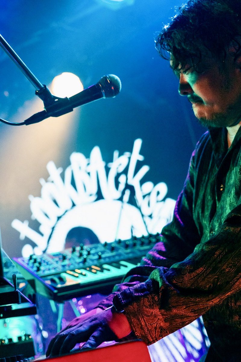 Tatsuya08232's tweet image. 2026/04/10
the LOOKBACK's Live at 稲毛 K’s Dream！！
楽しかった！！
頑張りました！！
頑張りすぎて、腰と背中を痛めました😭
明日は療養します…😅笑
 #music  #rockband  #japaneserock  #rock  #band