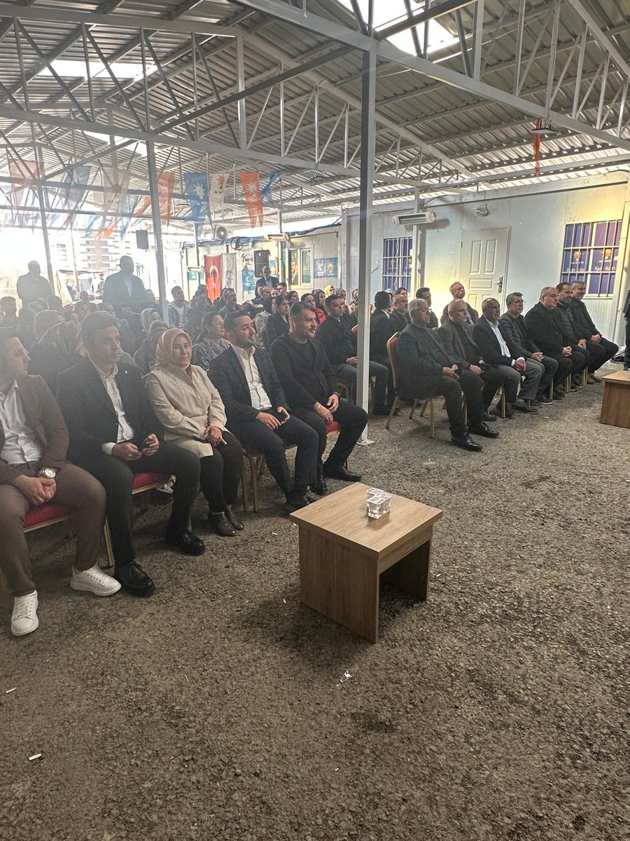Ulaştırma Bakan Yardımcımız Sn. Osman BOYRAZ’ı teşkilatımızda ağırladık.
Milletvekilimiz Sn. Kemal KARAHAN, İl Başkanımız Sn. Mustafa ERDOĞAN , İlçe Başkanımız Sn. Kenan TÜRKMEN ve teşkilatımızla birlikte verimli bir istişare gerçekleştirdik.