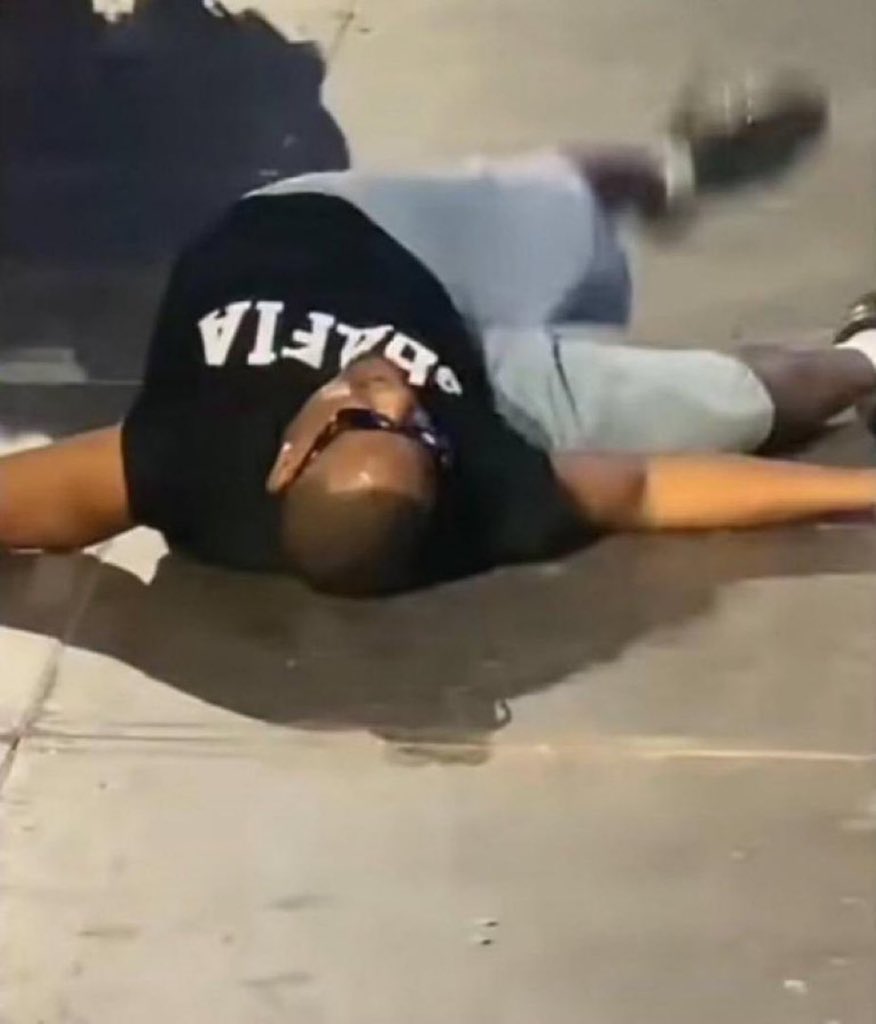 FOLLOW FOR A REPOST tweet media