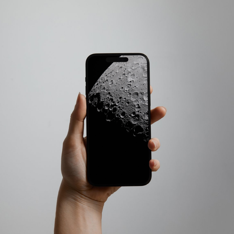 XWallCraft's tweet photo. Experience the magic of our Moon mission wherever you go! ✨ 4K (Artemis II ) https://t.co/Mqr3rckUl7