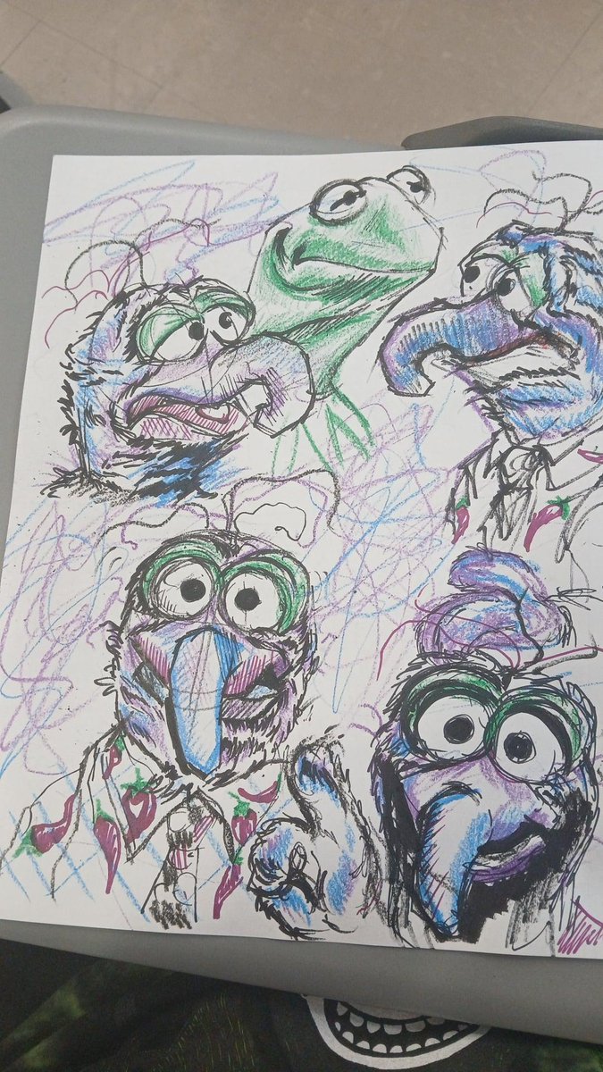sortofamusing's tweet photo. WEIRDO! https://t.co/qfLgSWh47L