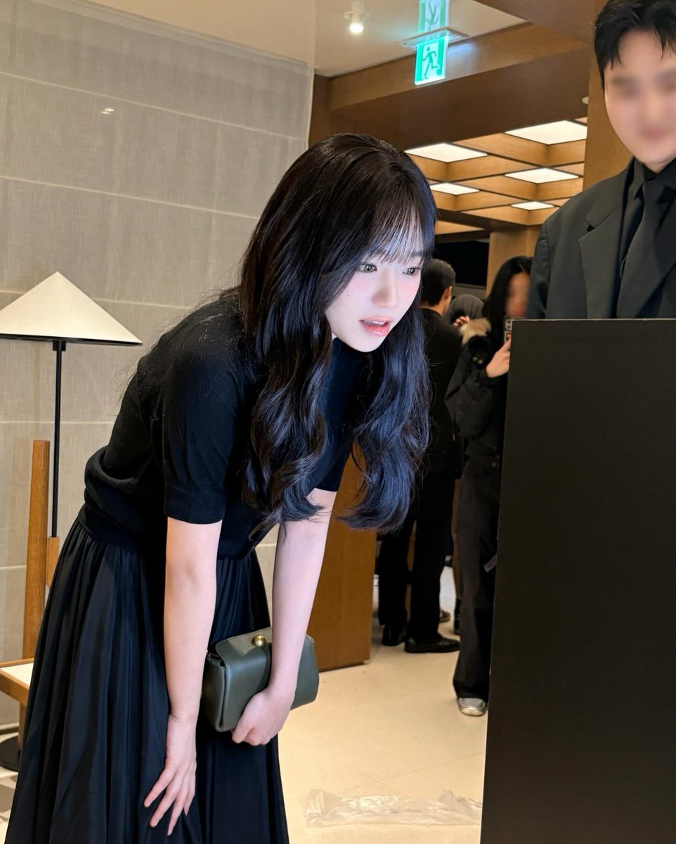 저화질의 조유리 tweet media