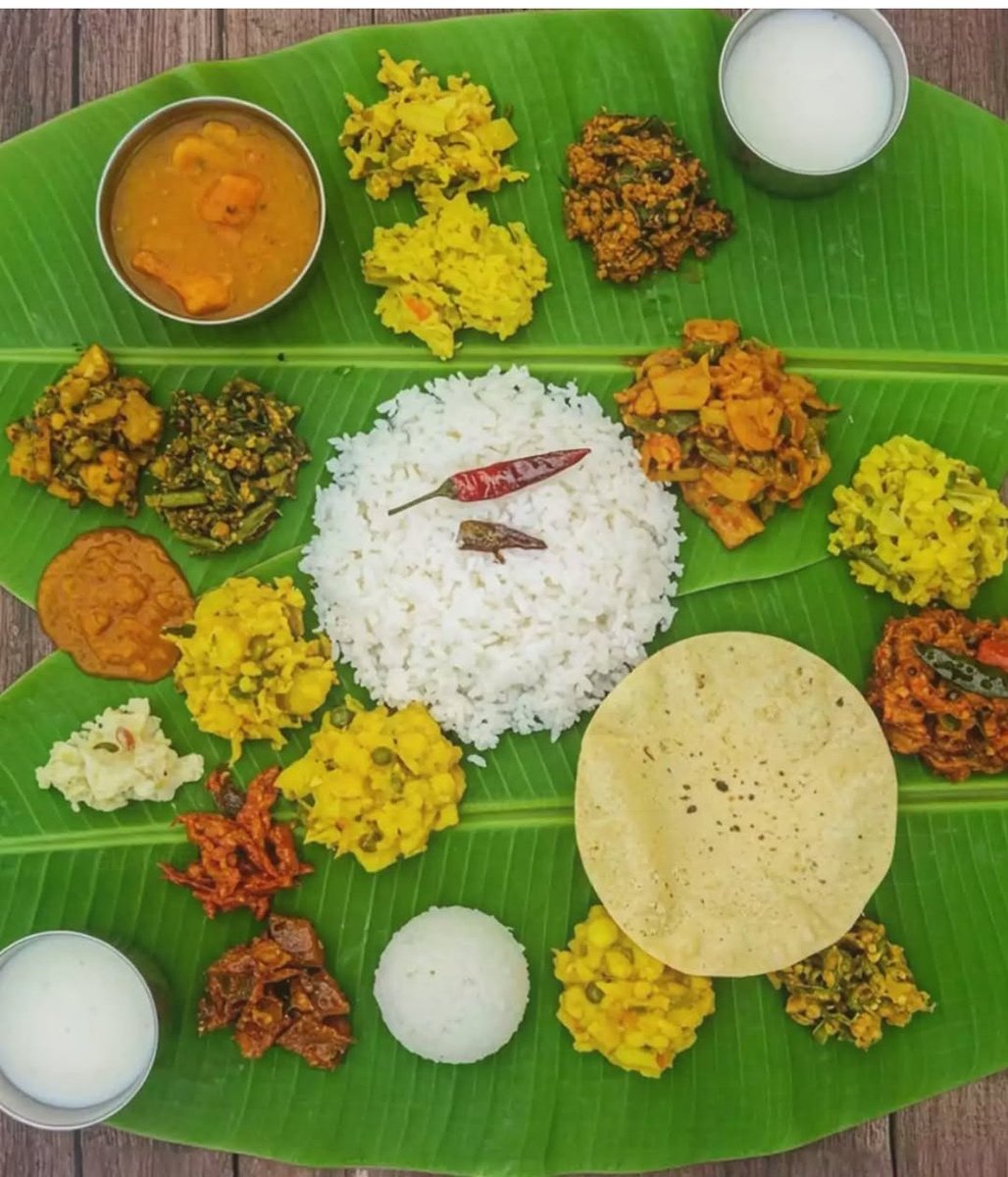 varshabts999's tweet photo. Favorite thali from south India
#thali #southindia #indianfoodlovers #southindiafood #actifylife
#foodandhealth https://t.co/L31hbtnw2X