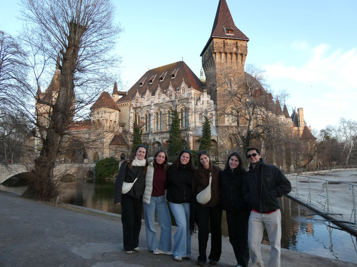 ESSAlcoitao's tweet image. 🌍 Erasmus+ Fisioterapia 2025–2026
De Alcoitão para a Europa 🇪🇺

A partir de Enschede, nos Países Baixos, chegam‑nos alguns registos dos nossos Estudantes de Fisioterapia, atualmente em mobilidade de estudos na Saxion University of Applied Sciences @SaxionUAS 
#erasmus #santacasa