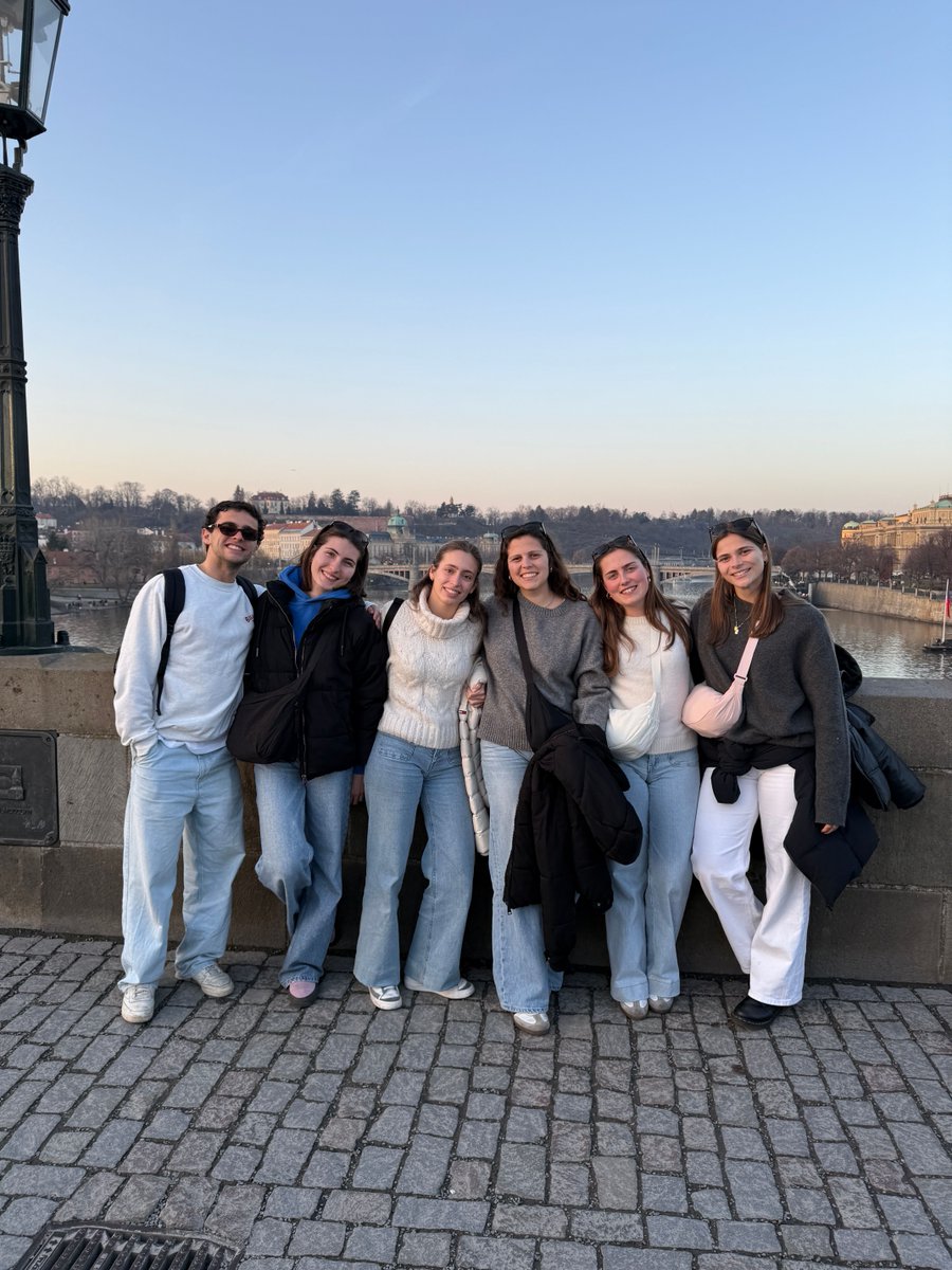 ESSAlcoitao's tweet image. 🌍 Erasmus+ Fisioterapia 2025–2026
De Alcoitão para a Europa 🇪🇺

A partir de Enschede, nos Países Baixos, chegam‑nos alguns registos dos nossos Estudantes de Fisioterapia, atualmente em mobilidade de estudos na Saxion University of Applied Sciences @SaxionUAS 
#erasmus #santacasa