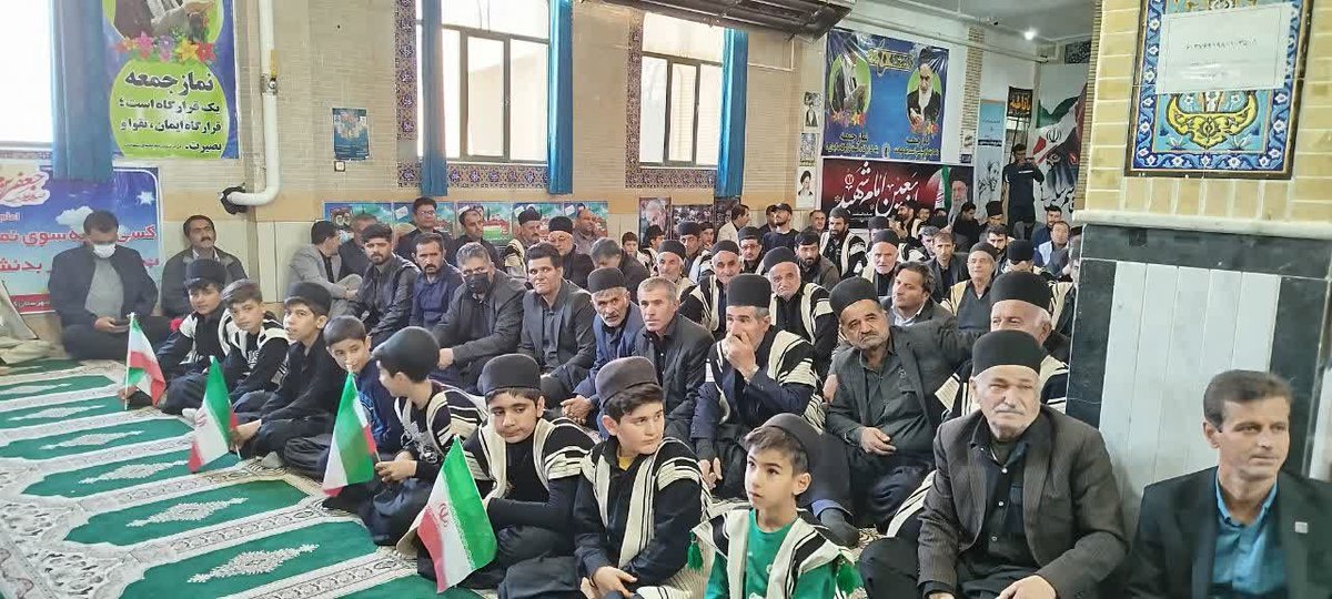 آقا سید مجتبی خامنه ای:
دوران سرشار از عزّت و سربلندی برای ملت ایران در پیش است✌️🇮🇷

#لبیک_یا_خامنه_ای