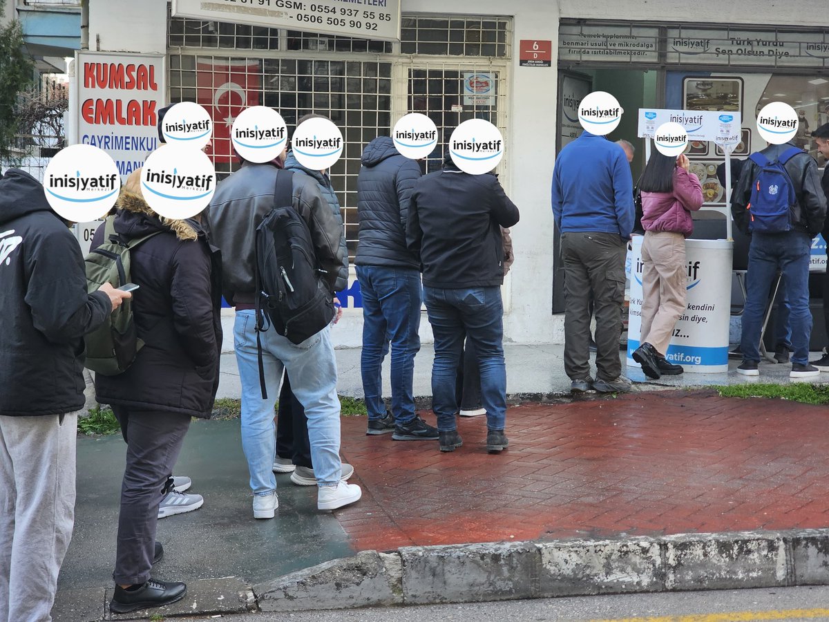 Yoksul sofralara, ihtiyaç sahibi vatandaşlarımıza ve öğrenci kardeşlerimize kavuşmak için, her gün Aş'k ile #BizVarız...

Aşevimizde bugünkü yemeğimizi, Merhum Mehmet Servi hayrına dağıttık. Katkıda bulunanlara teşekkür ederiz. Afiyet olsun.