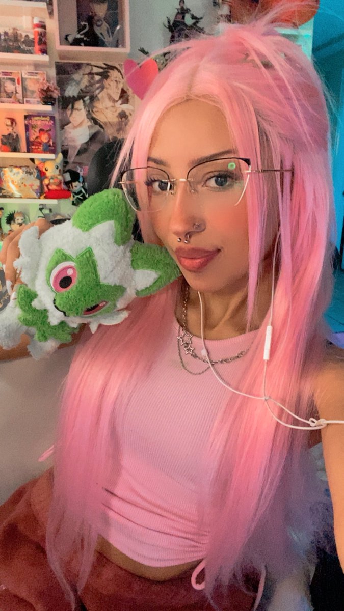 Kami 🌸 tweet media