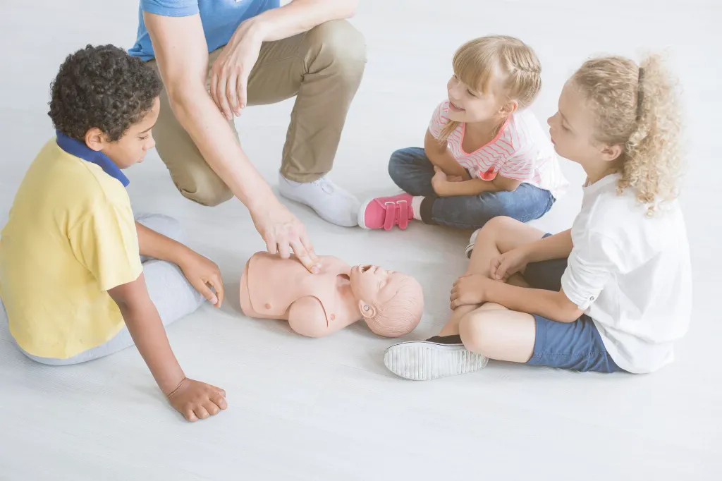 ChildCareEd's tweet image. #training #playful #firstaid #safety Teaching First Aid Basics to Kids Through Activities: This short guide explains how to teach young children basic first aid through hands-on, playful activities—role play, 911 practice, treasure hunts, puppet… dlvr.it/TRz58r