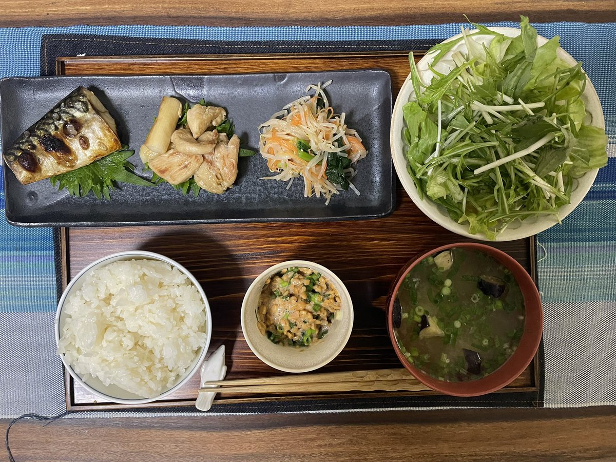 Tomo_Mrk3B01's tweet image. I’ve totally got stressed out bcz I was accidentally involved in a long train delay from an accident causing injury on Musashino line tonigh😓
I need a tasty #dinner to blow off the steam! Okay. Let’s eat &amp;amp; get relaxed!
#cookingathome 
#おうちごはん 
#twinglish 
#Twitter家庭料理