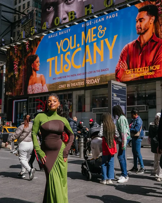 ⠀
⠀𝗵𝗮𝗹𝗹𝗲 𝗯𝗮𝗶𝗹𝗲𝘆 𝗉𝗋𝗈𝗆𝗈𝖼𝗂𝗈𝗇𝖺𝗇𝖽𝗈 𝗌𝗎 𝗇𝗎𝖾𝗏𝖺 𝗉𝖾𝗅ı́𝖼𝗎𝗅𝖺 𝘆𝗼𝘂, 𝗺𝗲
⠀&amp; 𝘁𝘂𝘀𝗰𝗮𝗻𝘆 𝗎𝗌𝖺𝗇𝖽𝗈 𝖾𝗅 𝗮𝗯𝘀𝘁𝗿𝗮𝗰𝘁𝗶𝗼𝗻 𝗰𝗼𝗹𝗼𝗿 𝗯𝗹𝗼𝗰𝗸𝗲𝗱 𝗷𝗲𝗿𝘀𝗲𝘆
⠀𝗱𝗿𝗲𝘀𝘀 𝖾𝗇 𝖼𝗈𝗅𝗈𝗋 𝗉𝗂𝗌𝗍𝖺𝖼𝗁𝗈. 𝖣𝗂𝗌𝗉𝗈𝗇𝗂𝖻𝗅𝖾.
⠀