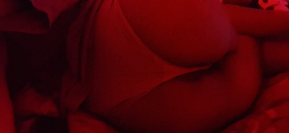 DefloweringFlo's tweet photo. showing off a little before fixing lunch~ #nsfwtwt #bleached #ass #cute https://t.co/OBKVBK0U2T