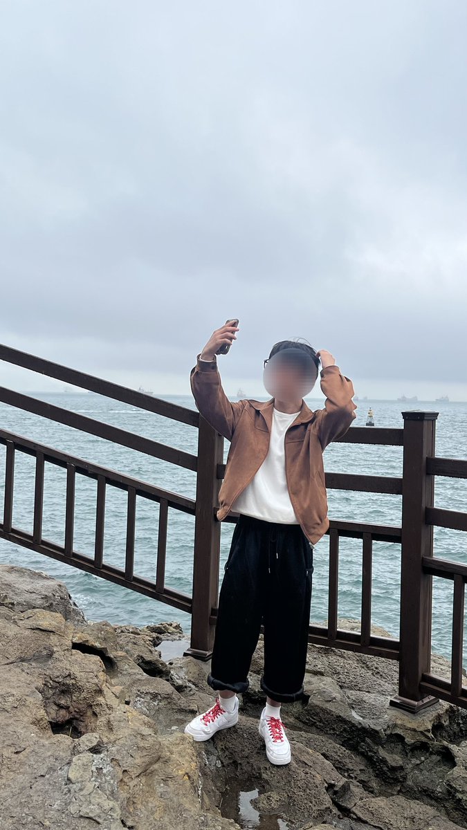 wjdtmddbjsdld's tweet photo. 수학여행 가서 오랜만에 사진
#바이 #게친소 #ㄱㅊㅅ #양성애자 #09 https://t.co/eHEQDiiB7F
