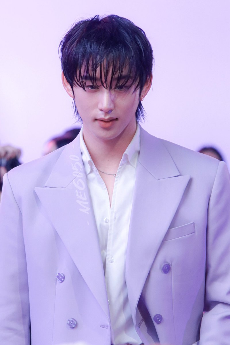 meG. | 🌃 tweet media