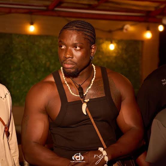 Àyíǹde tweet media