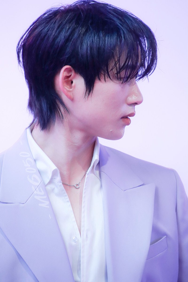 meG. | 🌃 tweet media